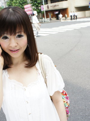 Super hot Asian lady Ayu Kawashima shows off 